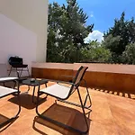 Chic & Cheerful - 2 Bedroom In St Julians * Сент Джулианс