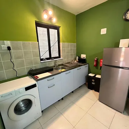 Chic & Cheerful - 2 Bedroom In St Julians Сент Джулианс
