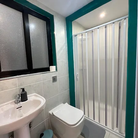 Chic & Cheerful - 2 Bedroom In St Julians Διαμέρισμα *