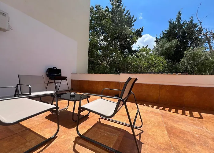 Chic & Cheerful - 2 Bedroom In St Julians San Julián