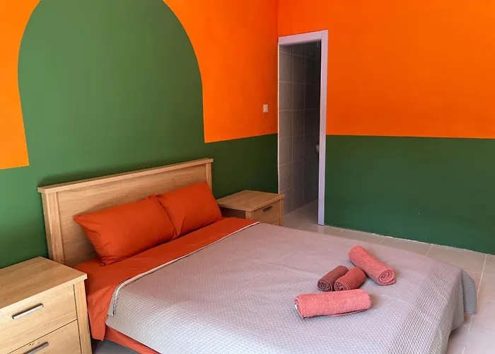 Chic & Cheerful - 2 Bedroom In St Julians Apartamento San Julián