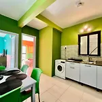 Chic & Cheerful - 2 Bedroom In St Julians Saint Julian's